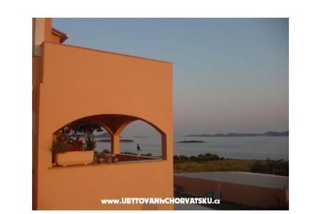 Apartmani Ivan i Zeljka Pakostane foto 2