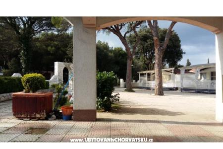 Apartmani Lara foto 2