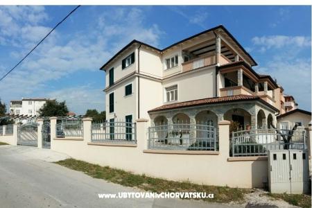 Apartmani Monika Pakoštane Hrvatska