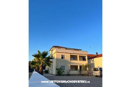 Apartmani Vujasin Pakoštane Hrvatska