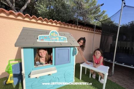 Apartmani sa bazenom Villa Julia 3  foto 5