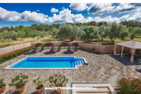  Kuća sa bazenom - Villa Marijana  Petrčane Hrvatska