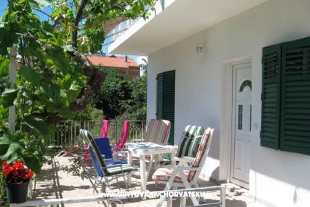 Apartmani Zora Pirovac Hrvatska