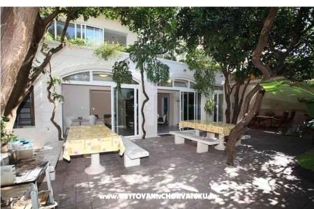 Apartmani Lara foto 2