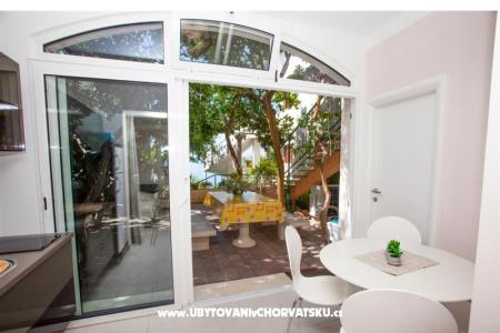 Apartmani Lara foto 3