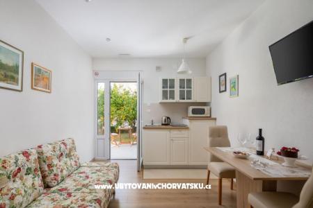 Apartmani Lemon Garden sa bazenom foto 4