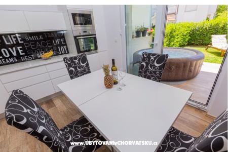 Apartman lux with garden foto 5