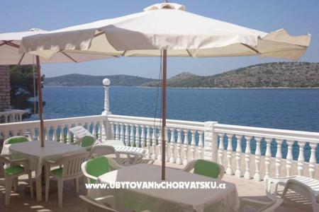 Apartmani 7 m od mora foto 4