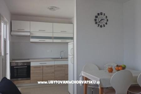 Apartmani 7 m od mora foto 5
