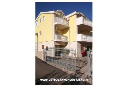 Apartmani Vinko Banovac  Primošten Hrvatska