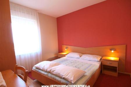 Apartmani sa bazenom Jadranka foto 5