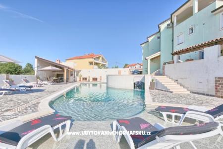 Apartmani sa bazenom Štinjan foto 3