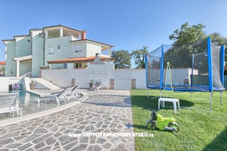 Apartmani sa bazenom Štinjan foto 5