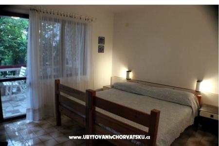 Kuća with swimming pool foto 3