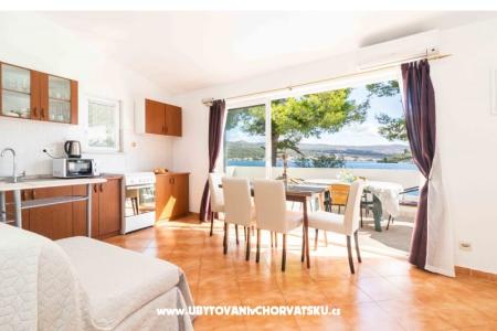 Apartman Bronislovas Rogoznica Hrvatska