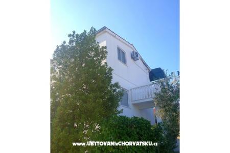 Apartmani Dino Rogoznica Hrvatska