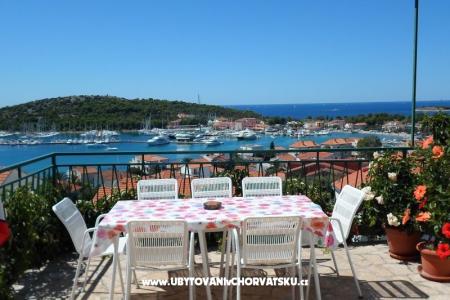 Apartmani Karabatić Rogoznica Hrvatska