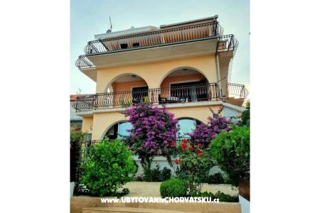 Apartmani Vedrana Rogoznica Hrvatska