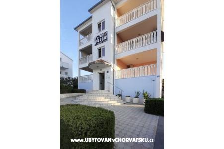 Apartmani ***Villa Mija*** Rogoznica Hrvatska