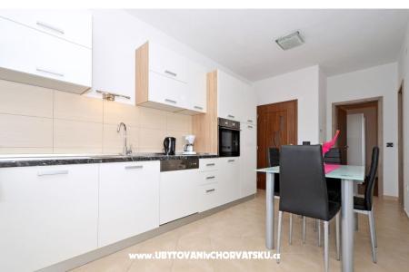 Apartmani Caleta foto 4