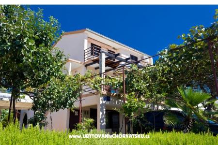 Appartments Viktor Rogoznica Hrvatska