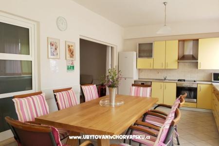 Kuća Sunčani dvori  Rogoznica Hrvatska