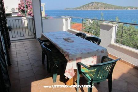 Mezaroca Apartmani Rogoznica Hrvatska