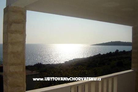 Vesna apartmani Rogoznica Hrvatska