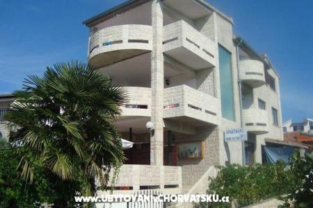 Apartman by the sea with a seaview Šibenik Hrvatska