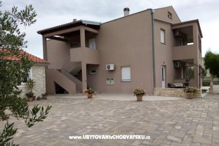 Apartmani Lara foto 3