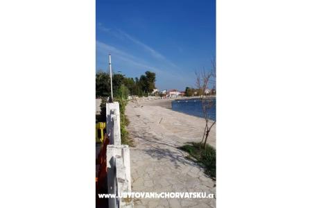 Mobile Kuća - Kamp Luka  foto 4