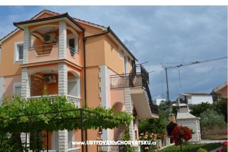 Apartmani Brksi  Trogir Hrvatska