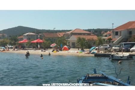 Apartmani Tri palme foto 2