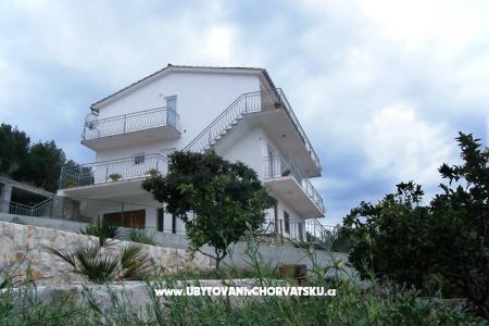 Apartmani Arbanija foto 2