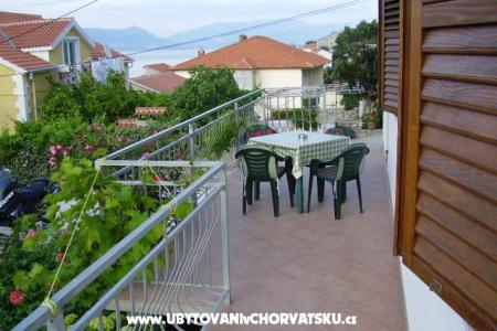 Apartmani Arbanija foto 4