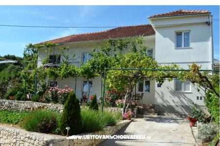 Apartmani Sevo IMOVES Trogir Hrvatska