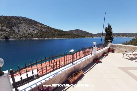 Apartmani Villa Carmen Trogir Hrvatska