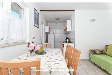 Arbanija Apartmani foto 3