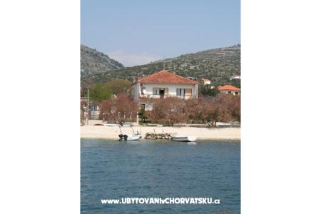 Manda Trogir Hrvatska
