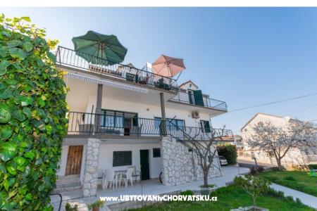 Nakiros Rent Trogir Hrvatska