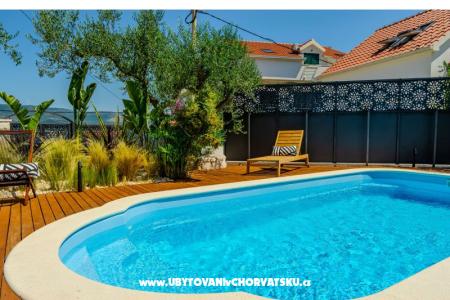 The Three Flowers Pool Kuća foto 4
