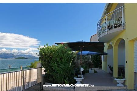 Vila Jaka Slatine Trogir Hrvatska