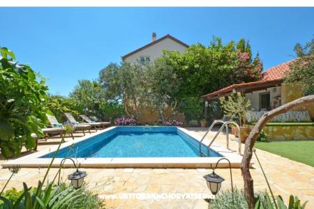 Lux Oasis Trogir Hrvatska