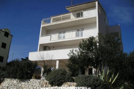 Zele Apartmani Trogir Hrvatska