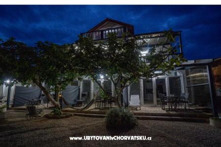 Apartmani Villa Agape Vir foto 3