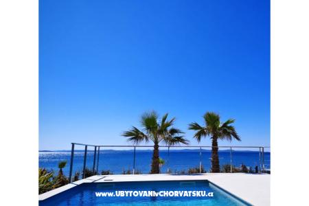 Dinary otok Vir Hrvatska