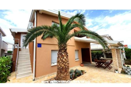 Happy Pineapple Apartmani Vir foto 5