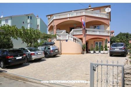 Apartmani Ćosić  Vodice Hrvatska