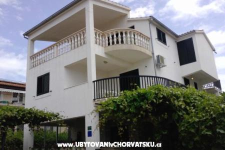 Apartmani Grulović Vodice Hrvatska