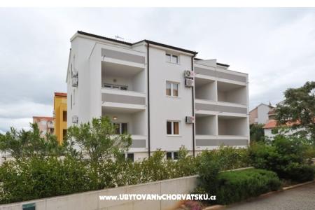 Apartmani Plima***Srima Vodice Hrvatska
